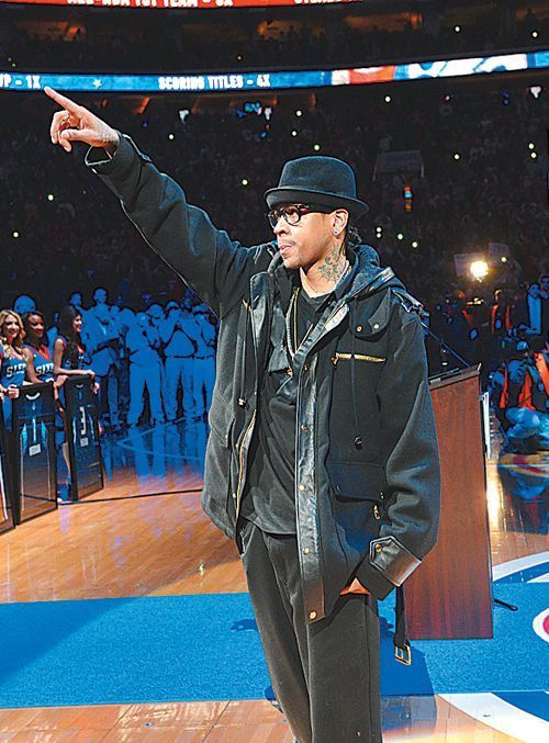 詹姆斯三节战罢得6分，距离连续1298场得分上双还差4分（三节仅得6分，詹姆斯距连续1298场得分上双还差4分）