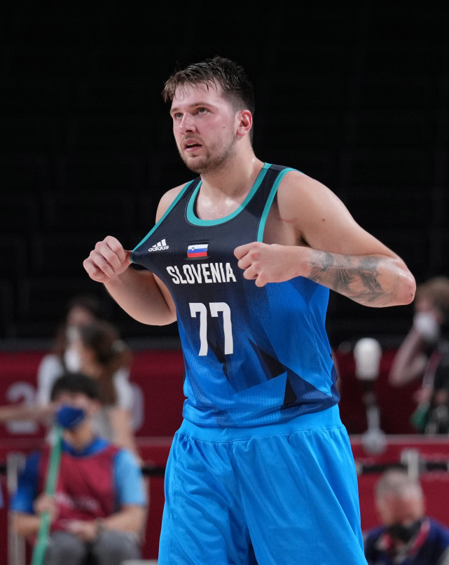 冬窗加盟米兰？罗马诺：莱万不会在1月离开巴萨（罗马诺驳传闻：莱万一月仍留巴萨，米兰冬窗无缘）