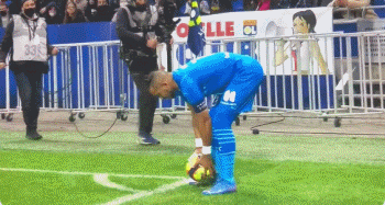 热刺杀手！伊萨克六战热刺攻入七球，创英超个人最高纪录（伊萨克成热刺克星：6战7球，创英超个人最高纪录）