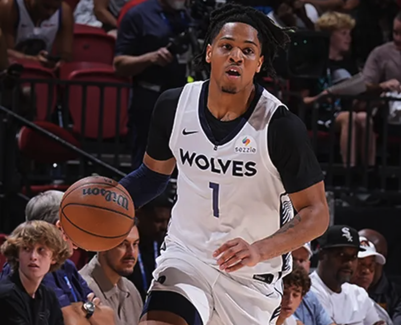 内马尔近3场4球1助攻帮助桑托斯成功保级，并拿到南球杯资格（内马尔近3战4球1助，助桑托斯完成保级并锁定南球杯席位）