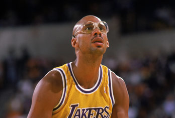 亚冠二级半场：纳塔吾头球造险，巴吞联0-0战平淡滨尼流浪者（纳塔吾头球险些破门，亚冠二级半场巴吞联0-0战平淡滨尼流浪者）