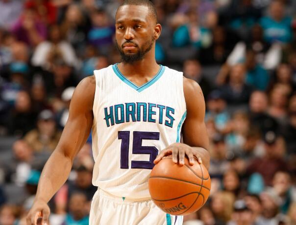 半场：阿森纳0-1热刺，萨尔超远吊射神仙球，里沙利松失空门（半场战报：热刺暂1-0阿森纳，萨尔超远挑射世界波，里沙利松错失空门）