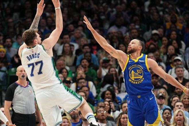 复盘米兰0-1被淘汰：射手隐身后场失准，没有魔笛红黑军团不会踢（米兰0-1出局复盘：锋线哑火、后防走样，缺少魔笛红黑军团无所适从）