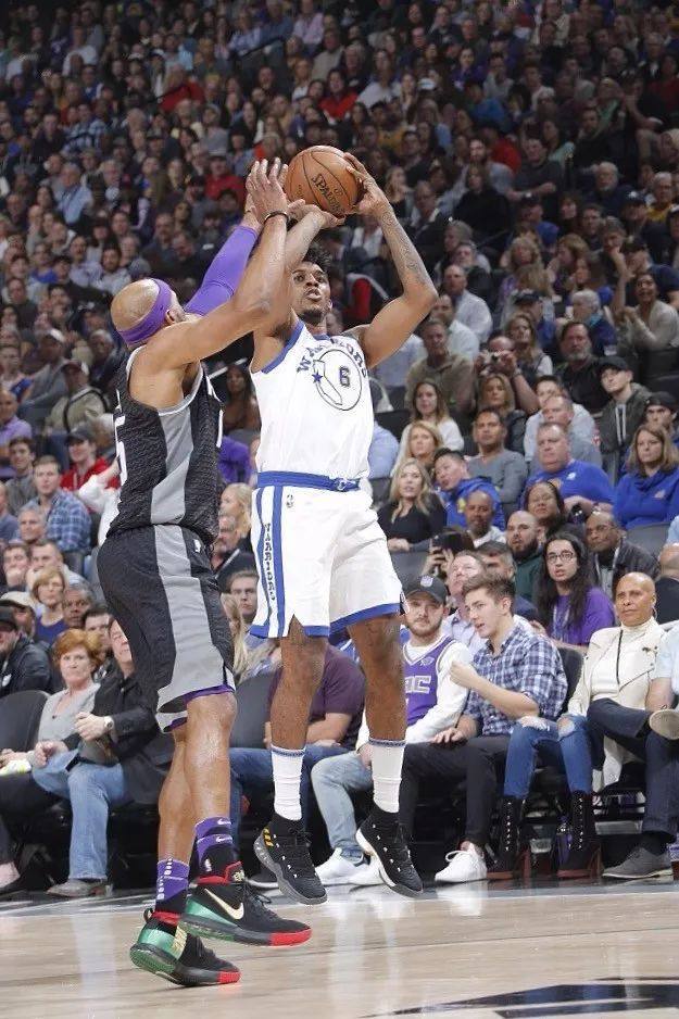 罗马诺：萨拉赫缺席欧冠为斯洛特和管理层共同决定（罗马诺：萨拉赫无缘欧冠，斯洛特与俱乐部高层共同拍板）