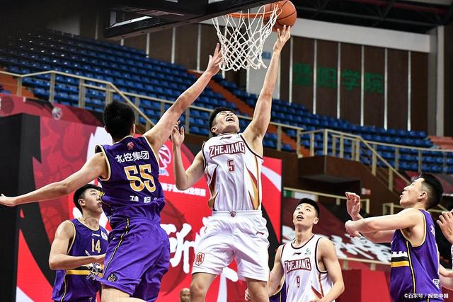 解说国安这场亚冠，真能给你气出好歹龙队从第一场平...（国安亚冠赛后解读：看得人直冒火，龙队自首战平局起就不在状态）