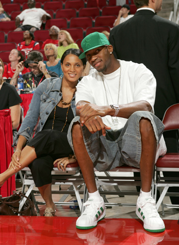 布达佩斯Major：猎鹰13-5 PUA获首胜，NiKo狂砍26杀（布达佩斯Major：猎鹰13-5击败PUA迎开门红，NiKo豪取26杀）