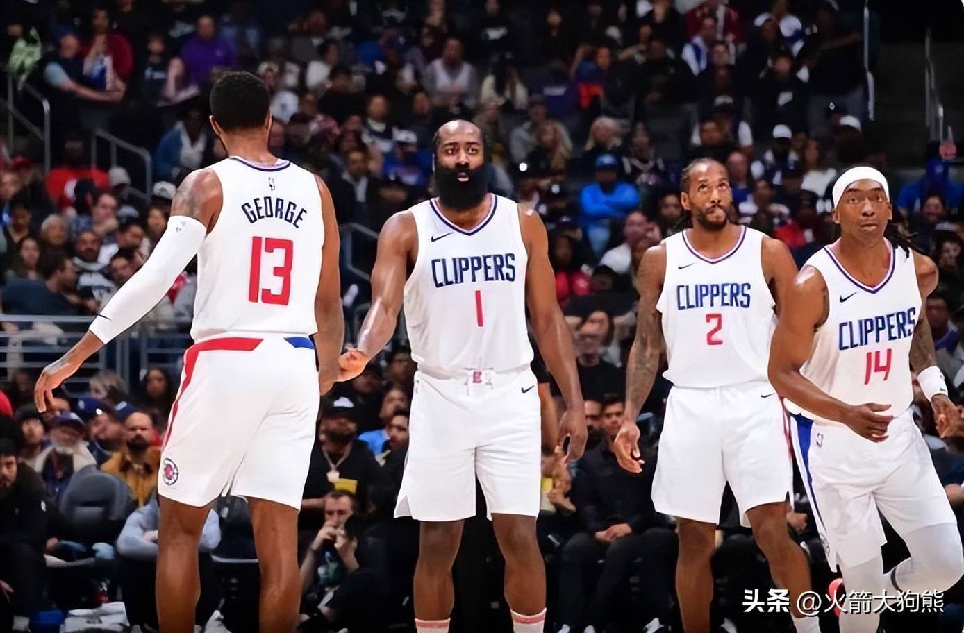 图片报：因两名前锋状态差，多特考虑冬窗签维罗纳前锋焦瓦内（图片报：两名前锋低迷，多特或冬窗引进维罗纳前锋焦瓦内）