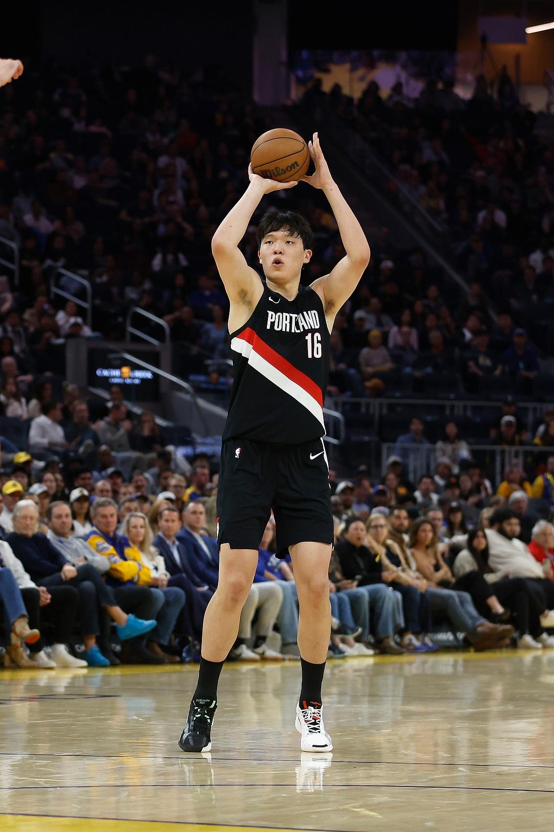 辽宁全场三分25中6，出现了高达23次失误（辽宁三分手感低迷25投仅6中，失误高达23次）