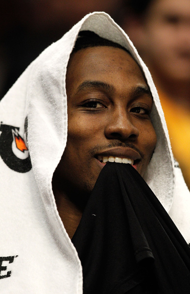 篮球火箭旧将回归休城，粉丝热烈欢迎（火箭旧将重返休城，球迷热情相迎）